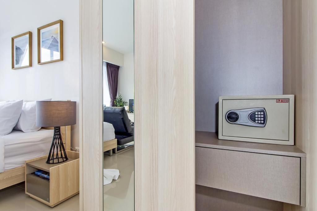 Chic Condo By Resava Karon Luaran gambar